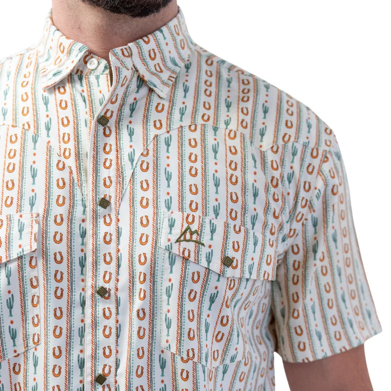 Camisa Denver Frisco Fishing Estampado Cactus y Herraduras Beige